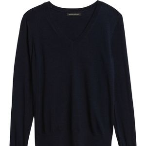Banana Republic Neck Sweater size Medium in black